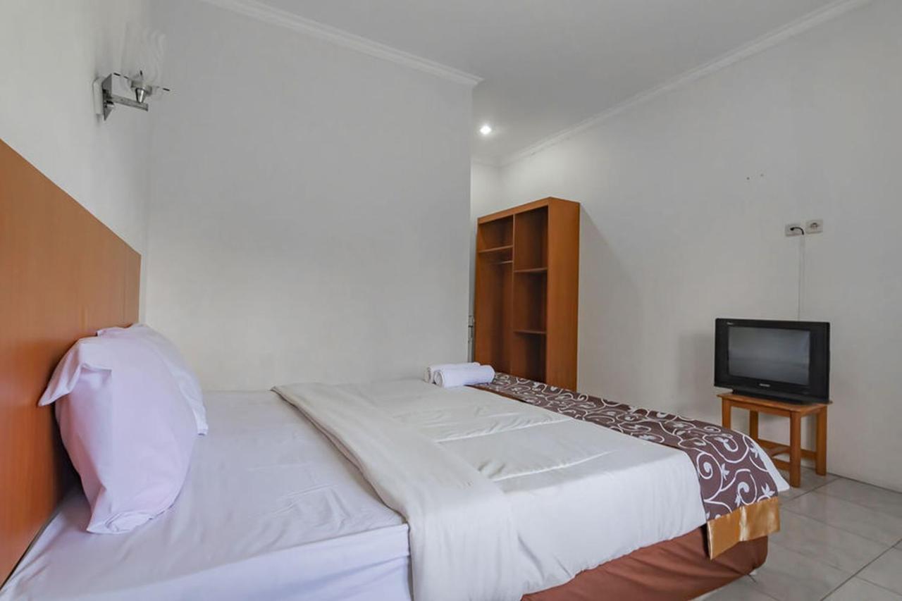 Hotel Puspa Sari Redpartner تْشياتِر المظهر الخارجي الصورة