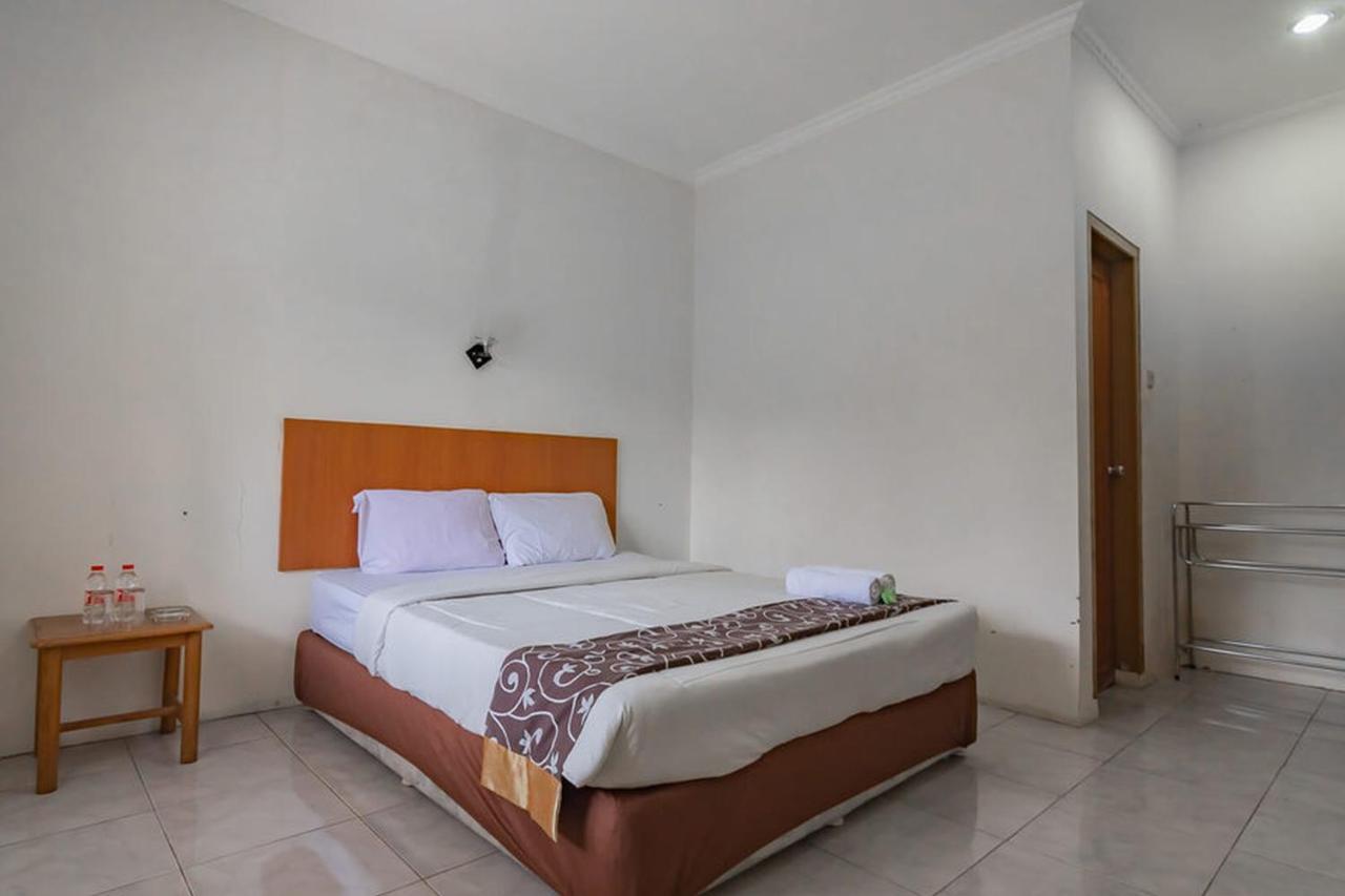 Hotel Puspa Sari Redpartner تْشياتِر المظهر الخارجي الصورة
