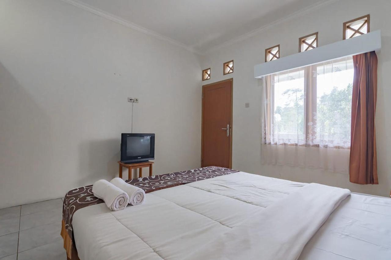 Hotel Puspa Sari Redpartner تْشياتِر المظهر الخارجي الصورة