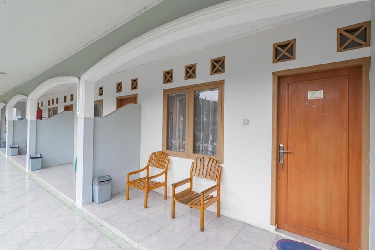 Hotel Puspa Sari Redpartner تْشياتِر المظهر الخارجي الصورة