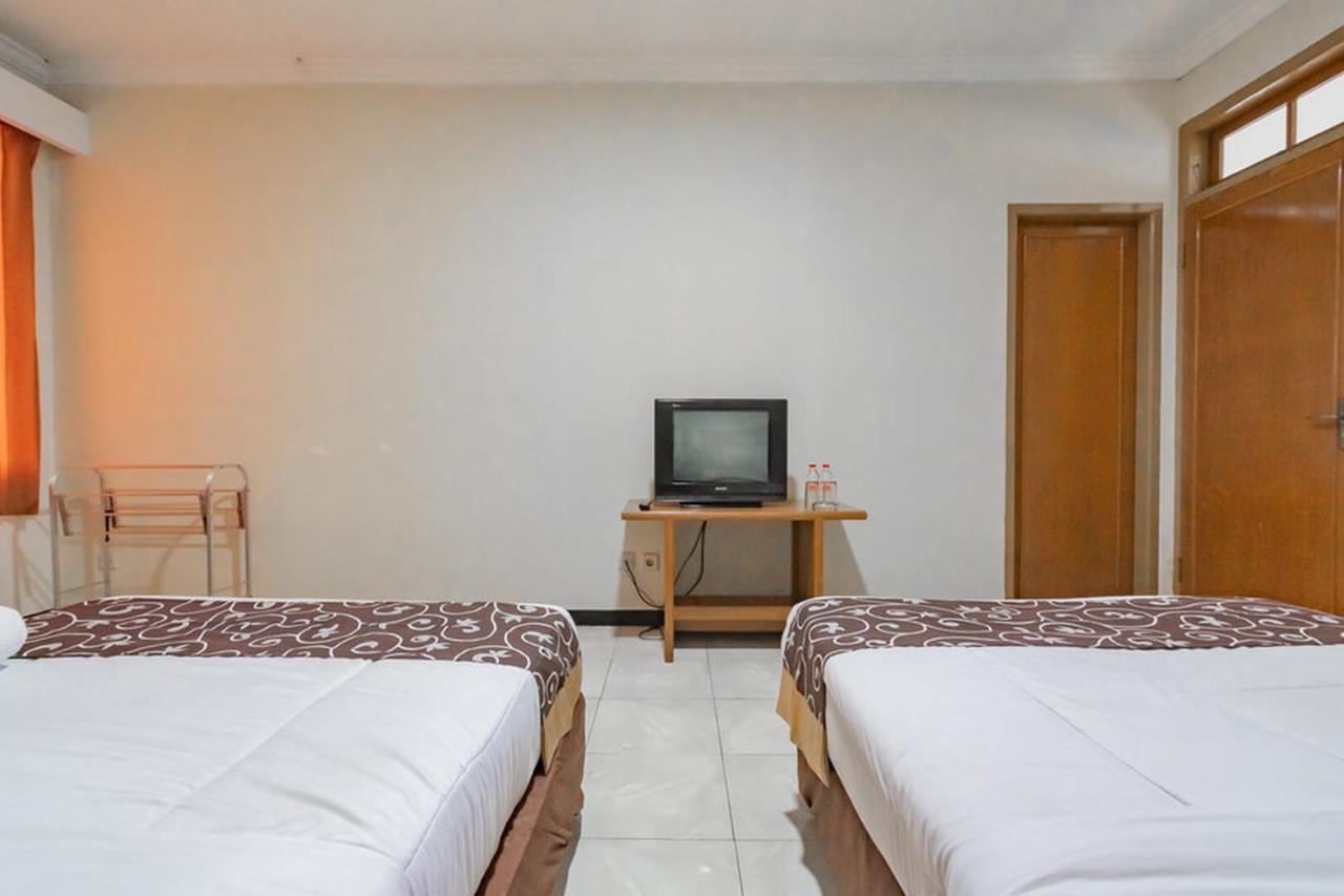 Hotel Puspa Sari Redpartner تْشياتِر المظهر الخارجي الصورة